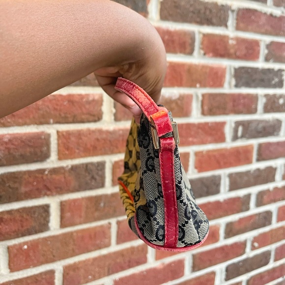 *Authentic* Gucci monogram boat bag - Picture 3 of 7